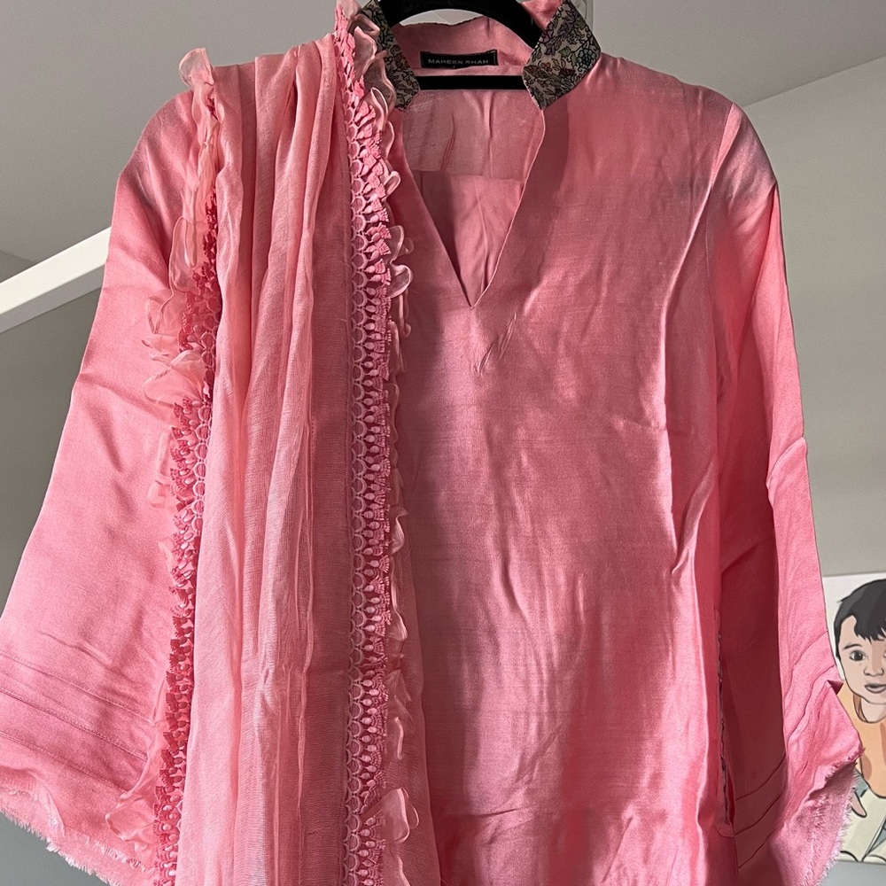 Elegant Pink Kimono with Lace Trim